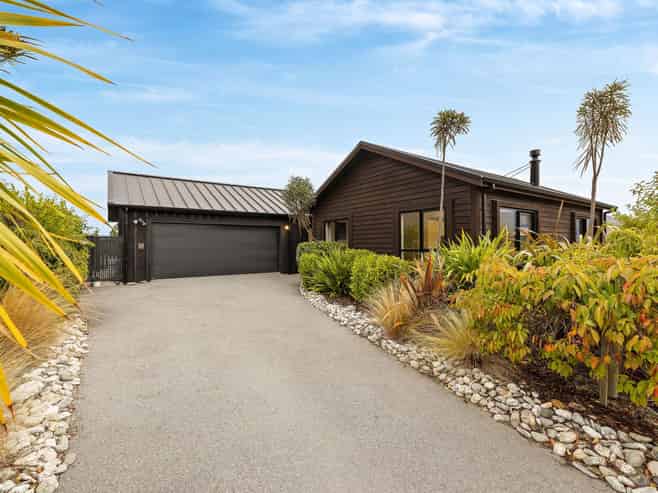 22 McKellar Drive, Jacks Point