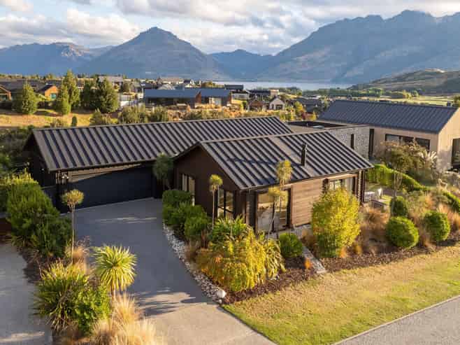 22 McKellar Drive, Jacks Point