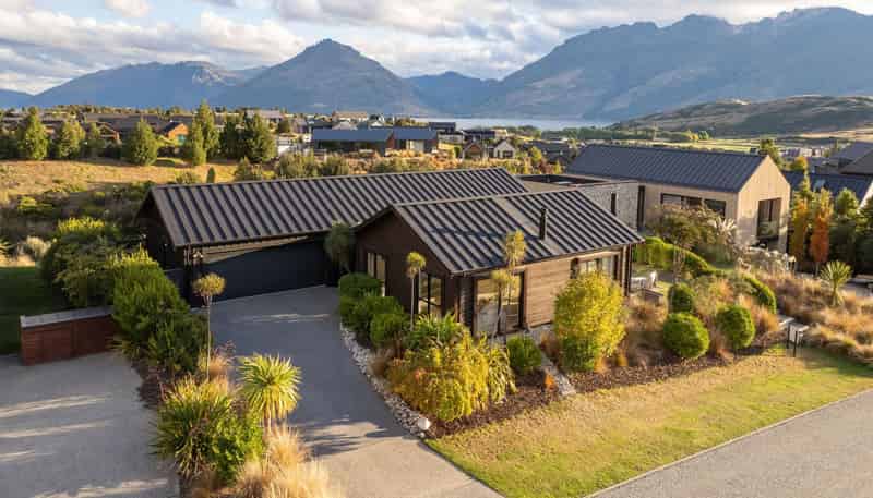 22 McKellar Drive, Jacks Point