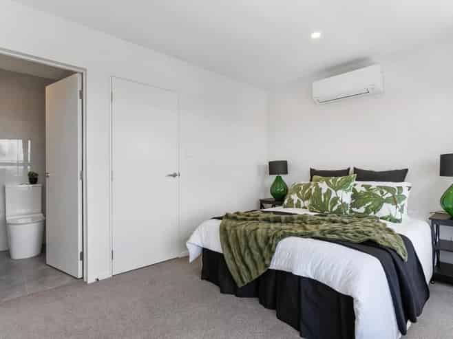 2/25 Warren Avenue, Three Kings