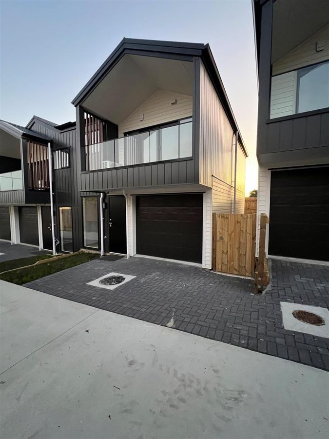 Modern Townhouse (UnitC) - Prime position, Manurewa