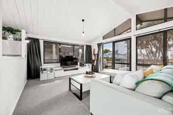 99 Gibbons Street, Ebdentown