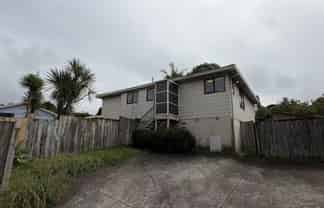 27H Rehia Road, Massey