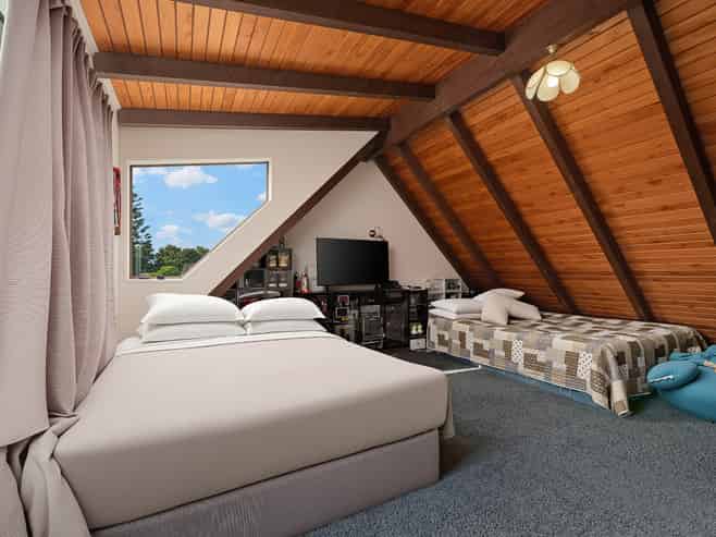 2 Raelene Place, Massey