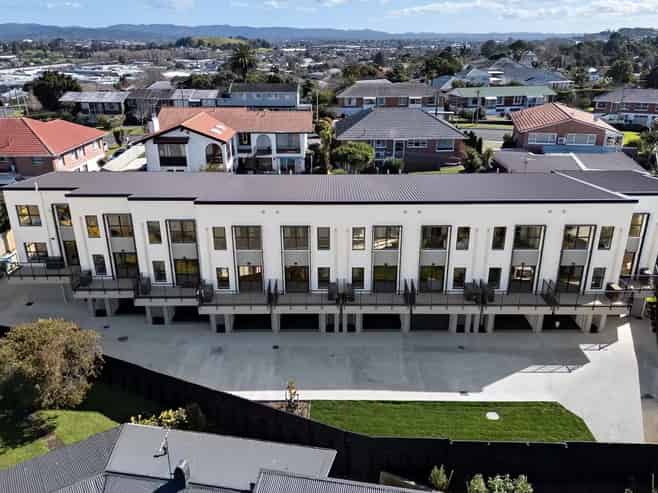 4/25 Warren Avenue, Three Kings