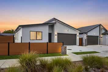 18 & 20 Furlough Road, Opaheke