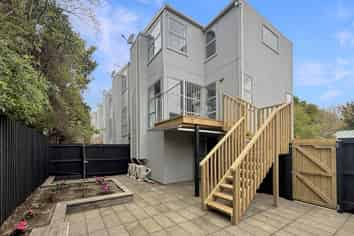 6/3 Grove Road, Addington