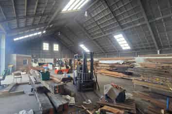 Large Warehouse with Motorway Exposure + Yard