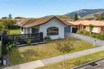 18 Best Place, Stoke