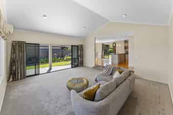 18 Best Place, Stoke