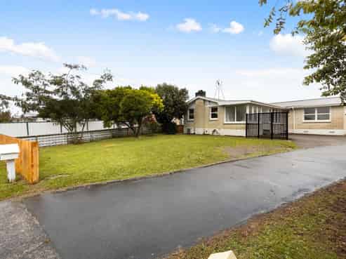 35 Sandwich Road, Saint Andrews