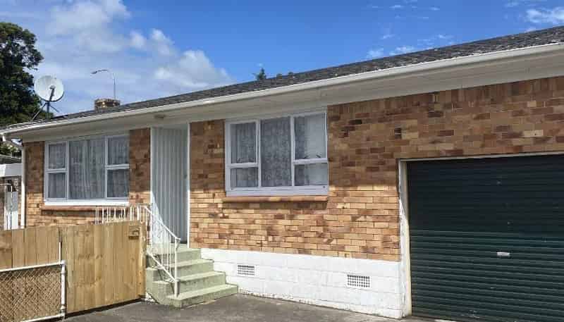 2/16 Rosebank Road, Papatoetoe
