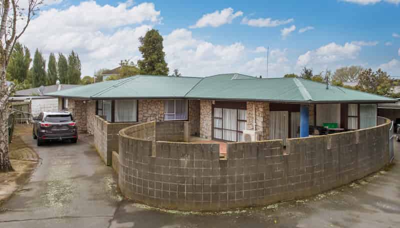 17 Woodham Courts, Linwood