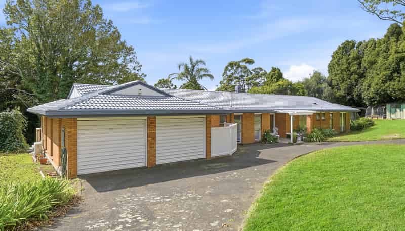 221 Point View Drive, East Tamaki Heights