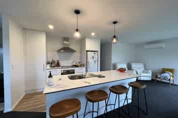 66  Oaks Drive, Lincoln