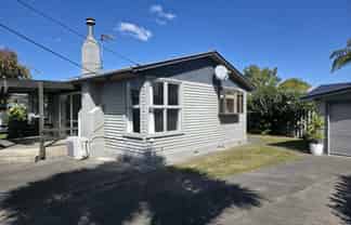 909A Dufferin Street, Akina