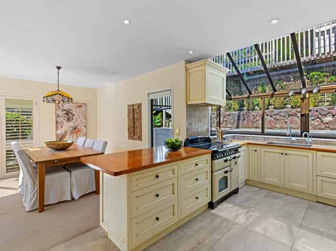 4 Saddleback Rise, Murrays Bay
