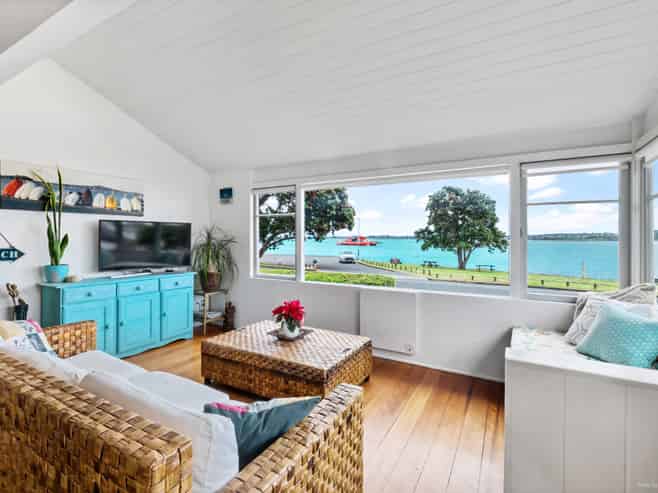 56 The Parade, Bucklands Beach