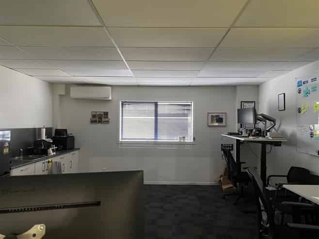 Good Mix of Office/ Workshop