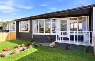 2/276 Rosebank Road, Avondale