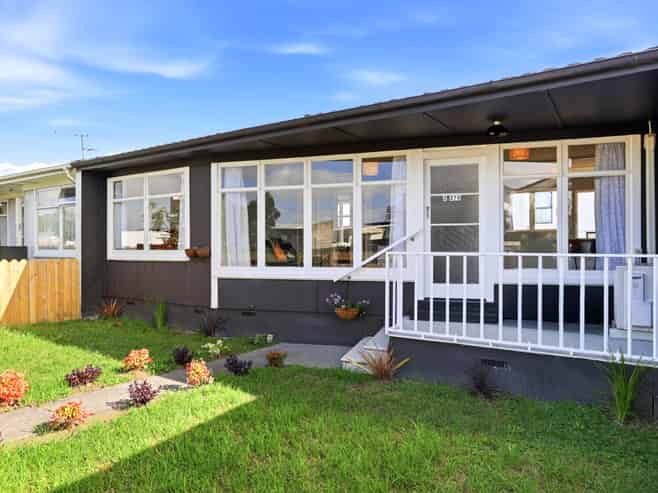 2/276 Rosebank Road, Avondale