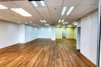 141M² RETAIL OPPORTUNITY - ST LUKES MEGA CENTRE
