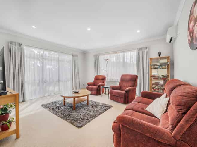 16 Leafield Crescent, Henderson