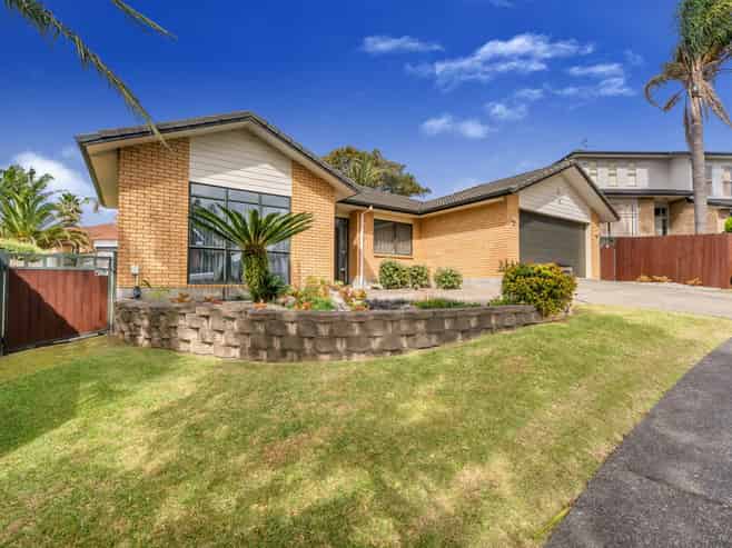 16 Leafield Crescent, Henderson