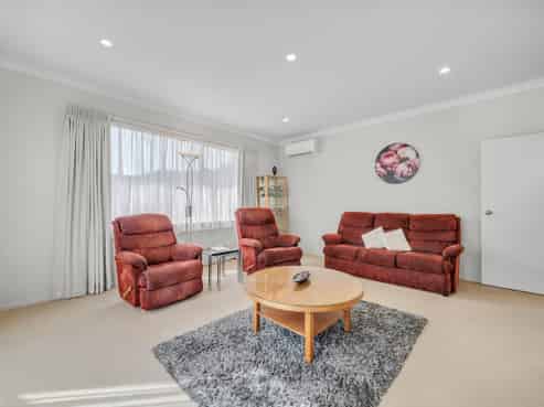 16 Leafield Crescent, Henderson