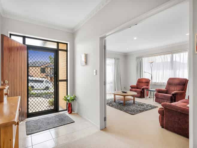 16 Leafield Crescent, Henderson