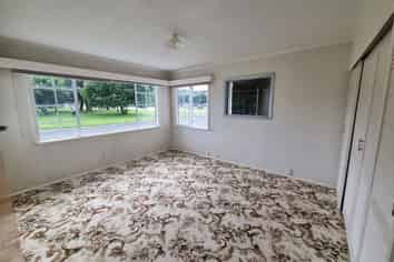 2 Denbigh Square, Feilding