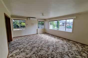 2 Denbigh Square, Feilding