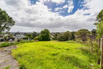 84 Awaroa Road, Sunnyvale