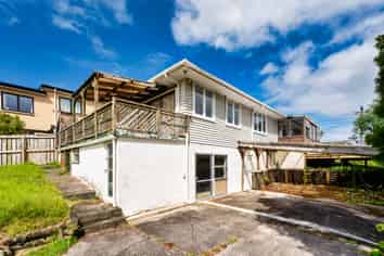 84 Awaroa Road, Sunnyvale