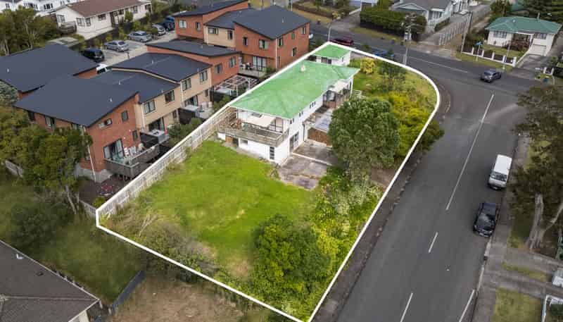 84 Awaroa Road, Sunnyvale