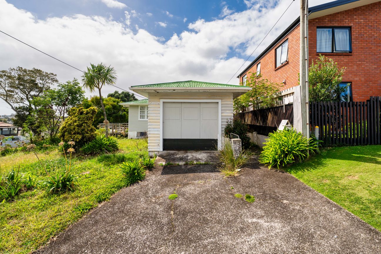 Mortgagee Sale - Prime Corner Site - Bild 4