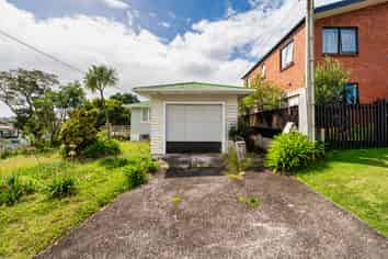 84 Awaroa Road, Sunnyvale