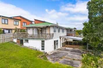 84 Awaroa Road, Sunnyvale