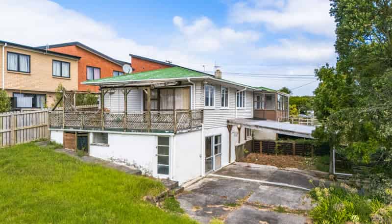 84 Awaroa Road, Sunnyvale
