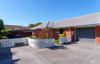 2/37 Tivoli Place, Bishopdale