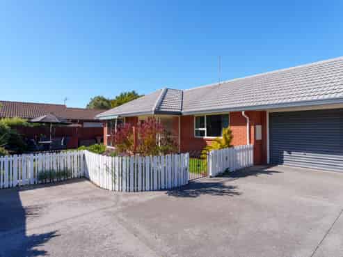 2/37 Tivoli Place, Bishopdale