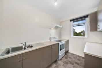 9/41 Barber Grove, Moera