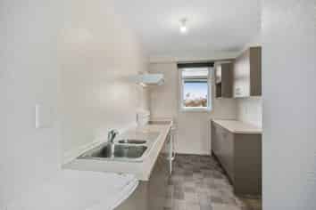 9/41 Barber Grove, Moera