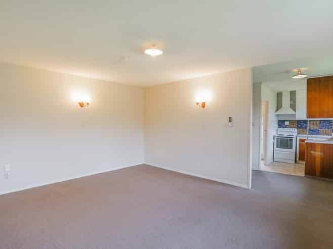 8/18 King Edward Avenue, Papakura