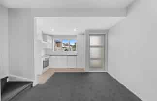 15/11 Ray Small Drive, Papakura