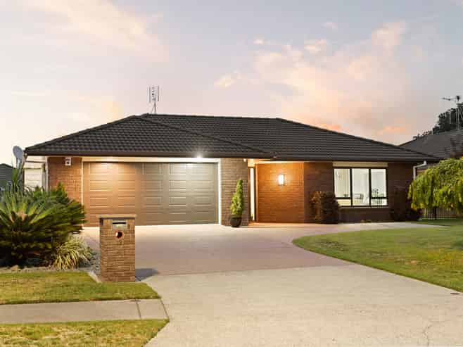 12 Ebony Court, Rototuna North