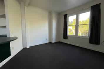 Upper Flat/179 Ohiro Road, Brooklyn