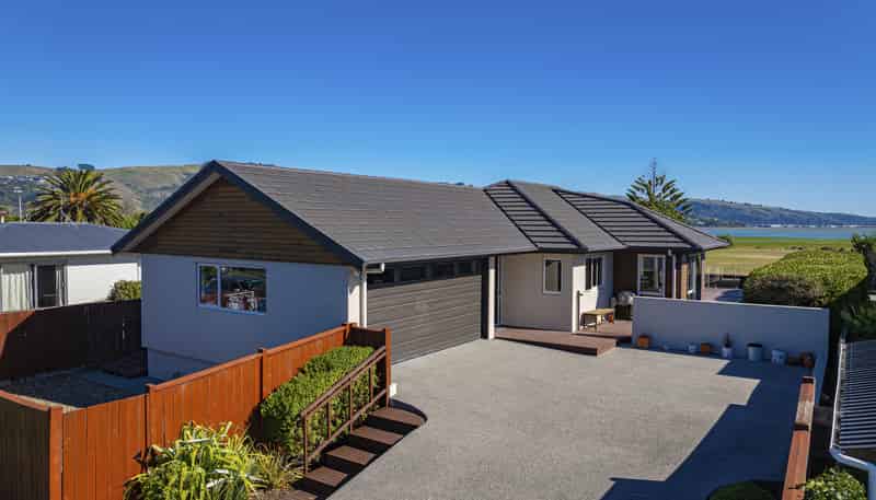 70 Rocking Horse Road, Southshore