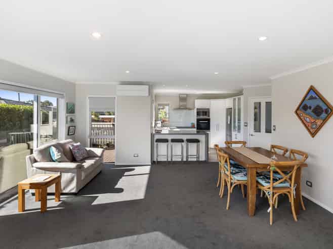 70 Rocking Horse Road, Southshore