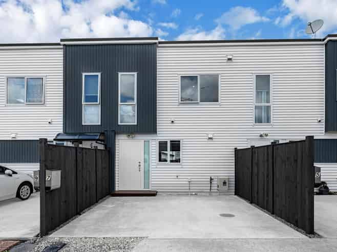 7  Freshland Drive, Flat Bush